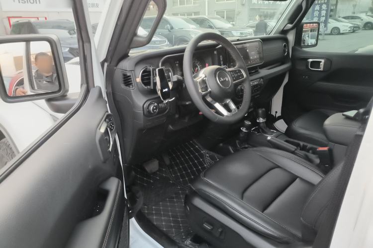 Used Jeep Wrangler 2024 2.0T Sahara Four-Door Edition
