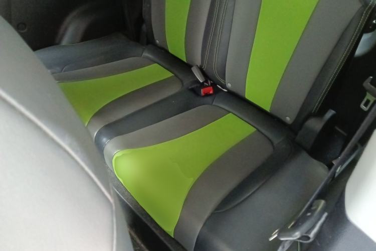 Used Roewe Clever 2021 302 km New Four-Seater Super-Efficient Version Left Rear Seat