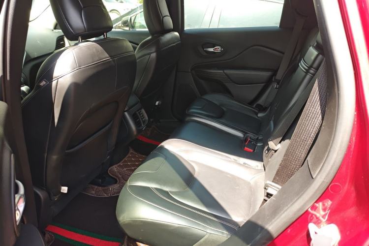 Used Jeep Cherokee 2016 2.4L Leading Edition
