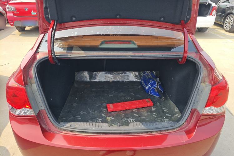 Used Chevrolet Cruze 2012 1.6L SL MT Trunk