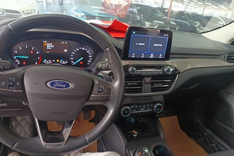 Used Ford Focus 2020 Hatchback EcoBoost 180 Automatic Trend Edition Center Console