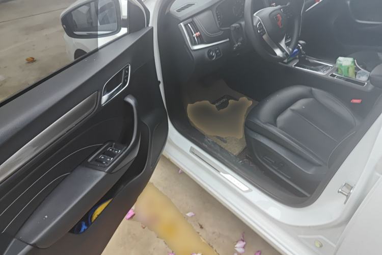 Used Roewe i6 2020 PLUS 1.6L CVT 4G Connected Glory Flagship Edition
