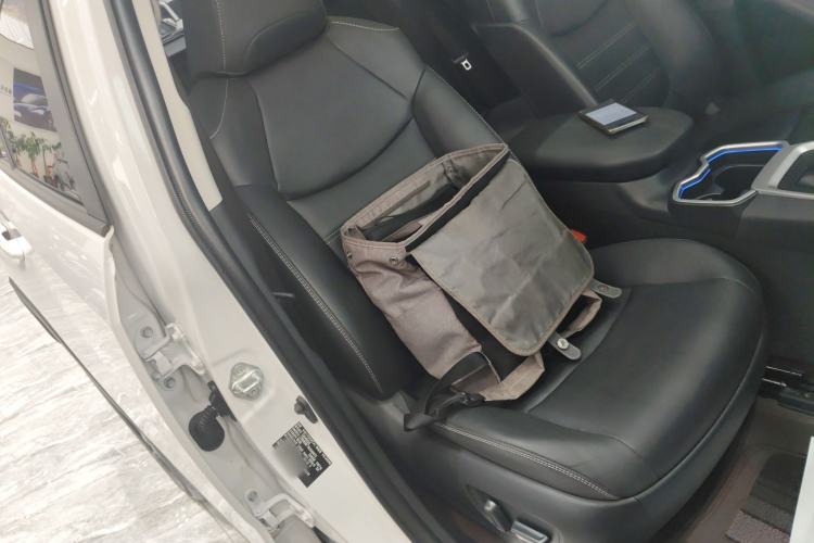 Used Toyota RAV4 2023 2.0L CVT Two-Wheel Drive Fashion Plus Edition
