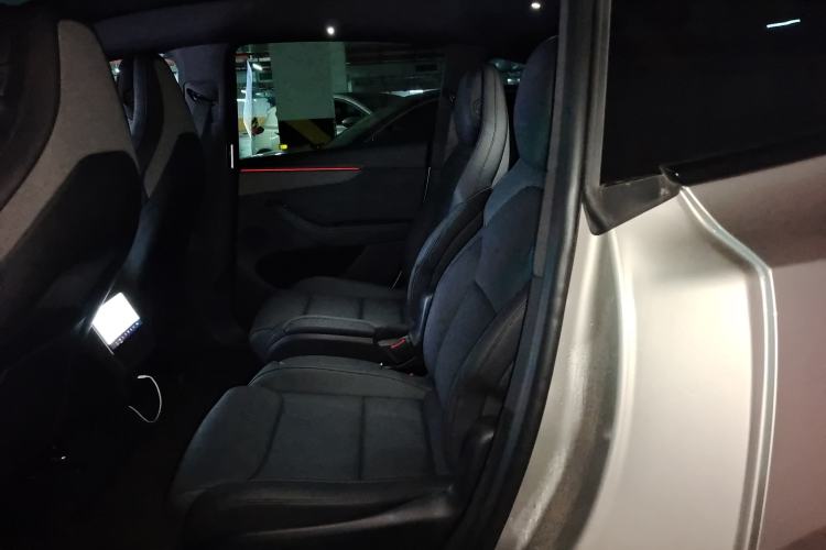 Used Tesla Model Y L 2025 Model Long-Range All-Wheel-Drive Version