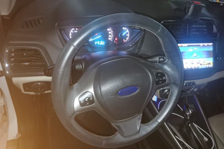 Used Ford Escort 2015 1.5L Automatic Fashion Model
