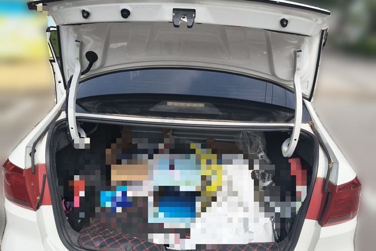 Used Volkswagen Santana 2015 1.6L Manual Fashion Edition Trunk