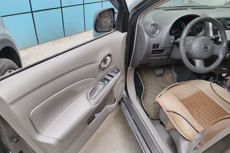 Used Nissan Sunny 2011 1.5XE CVT Comfort Edition Driver Seat