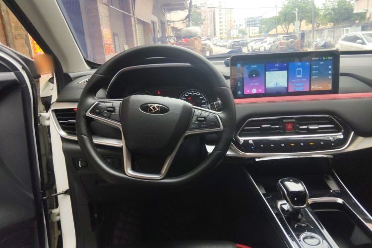 Used SOL X8 2021 300T DCT Leading Smart Connectivity Version 6 Seats Steering Wheel