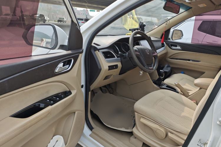 Used Baojun 730 2016 1.5L Manual Value Edition 7 Seats China V Emission Standard
