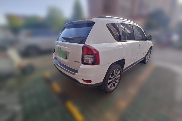 Used Jeep Compass 2013 2.0L Two-Wheel Drive Black Luxury Edition