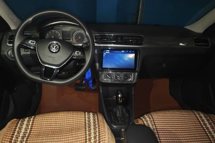 Used Volkswagen Santana 2016 1.6L Automatic Luxury Edition
