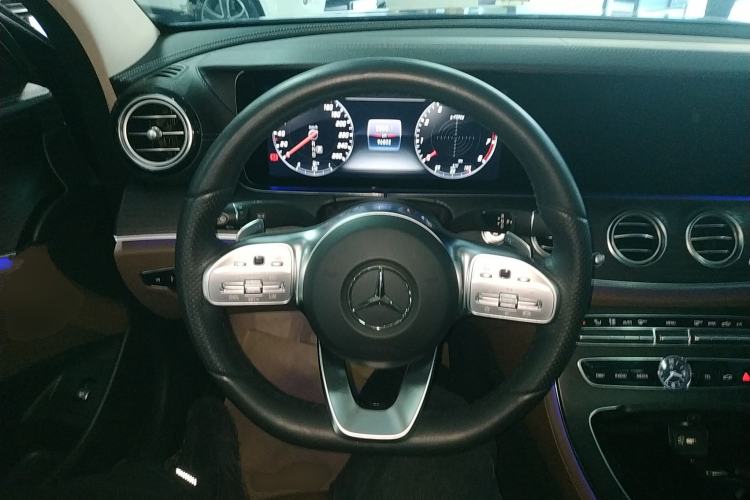 Used Mercedes-Benz E-Class 2019 Restyled E 300 L Sporty and Stylish Edition Steering Wheel