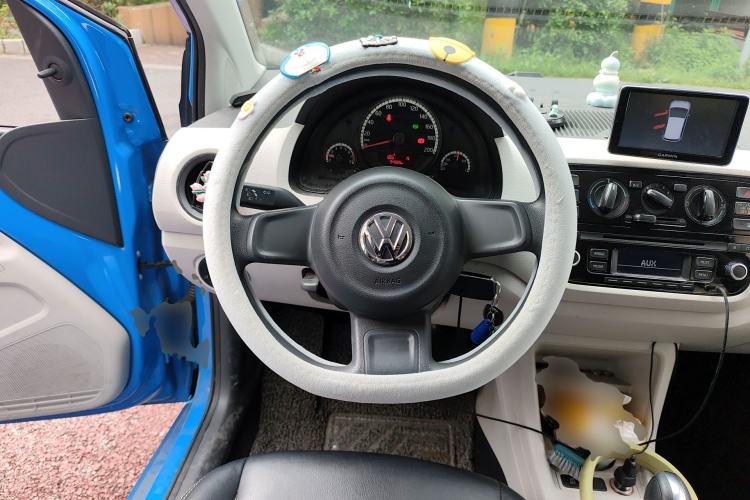 Used Volkswagen up! 2015 1.0L move up! Steering Wheel
