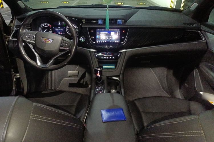 Used Cadillac XT6 2022 2.0T Six-Seater Four-Wheel Drive Luxury Version Center Console