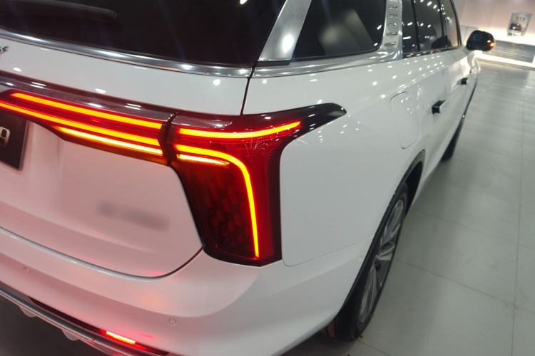 Used Hongqi E-HS9 2022 690 km Range Flagship Edition Six Seats Right Rear Taillight