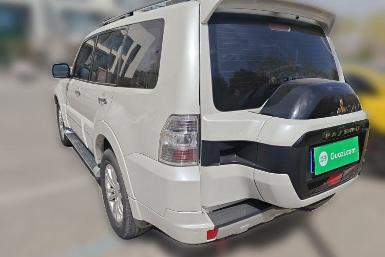 Used Mitsubishi Pajero  Rear Left 45 Deg