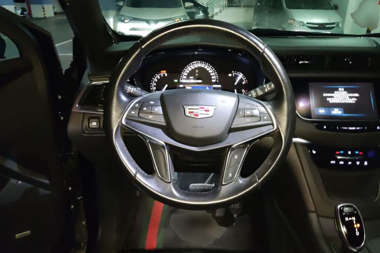 Used Cadillac XT5 2018 28E Four-Wheel Drive Tech Version Steering Wheel