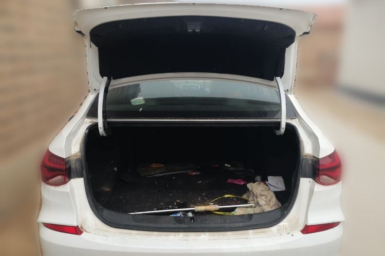 Used Chevrolet Monza 2019 320T Manual Xinxin Edition China VI Trunk