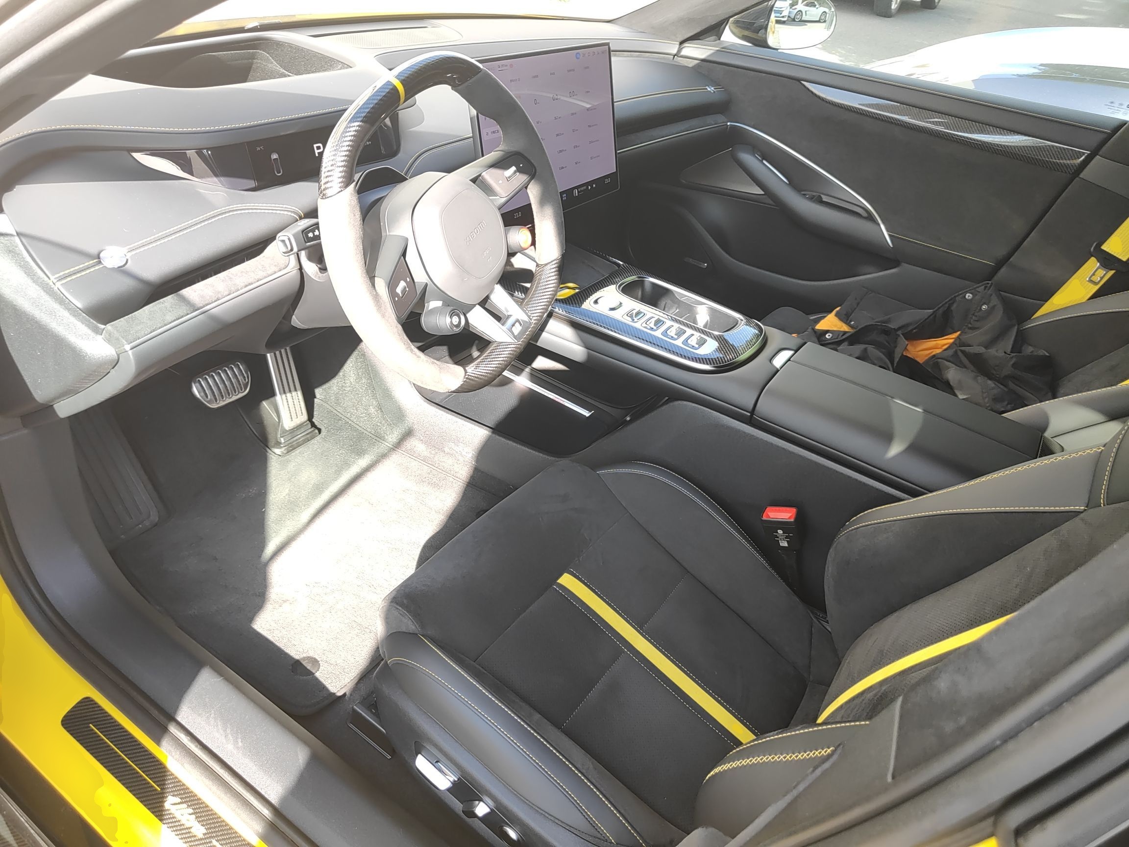 Переднее сиденье в автомобиле