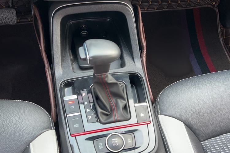 Used Qoros 5 2019 1.6T Automatic Zhiyun Connect (AliOS) Edition Prestige Model
