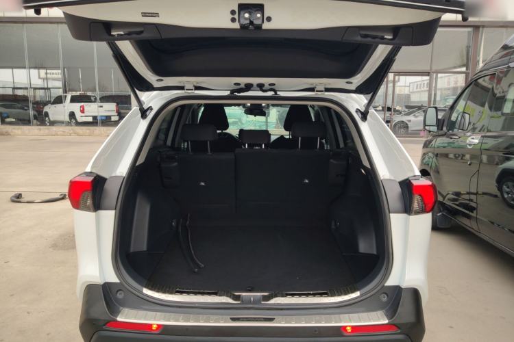 Used Toyota RAV4 2023 2.0L CVT Two-Wheel Drive Urban Edition
