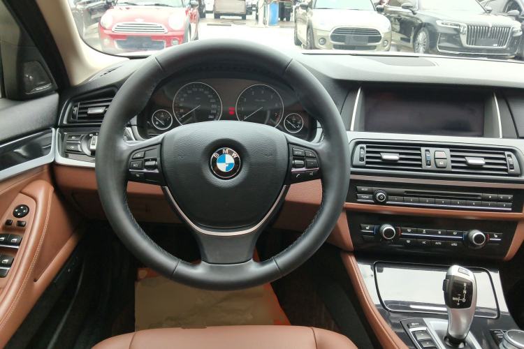 Used BMW 5 Series 2017 520Li Elegant Edition
