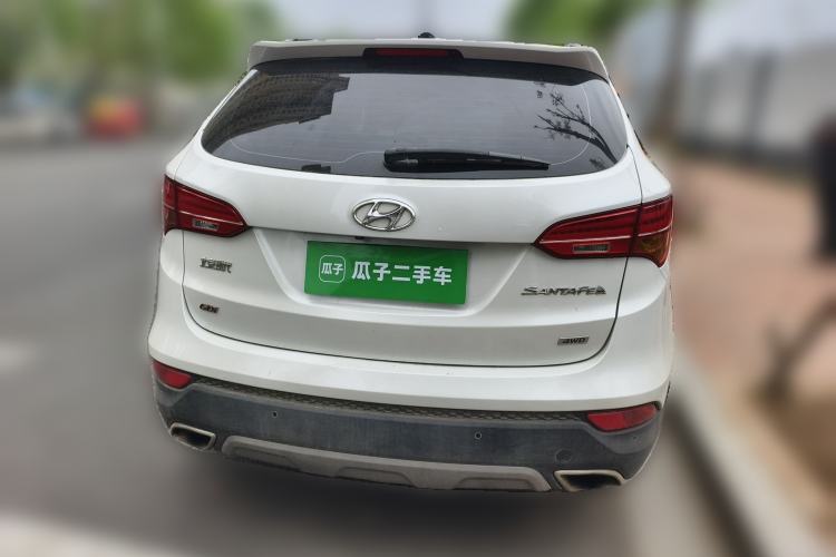 Used Hyundai Santa Fe 2013 Revised Version 2.4L Automatic All-Wheel Drive Luxury Trim Rear