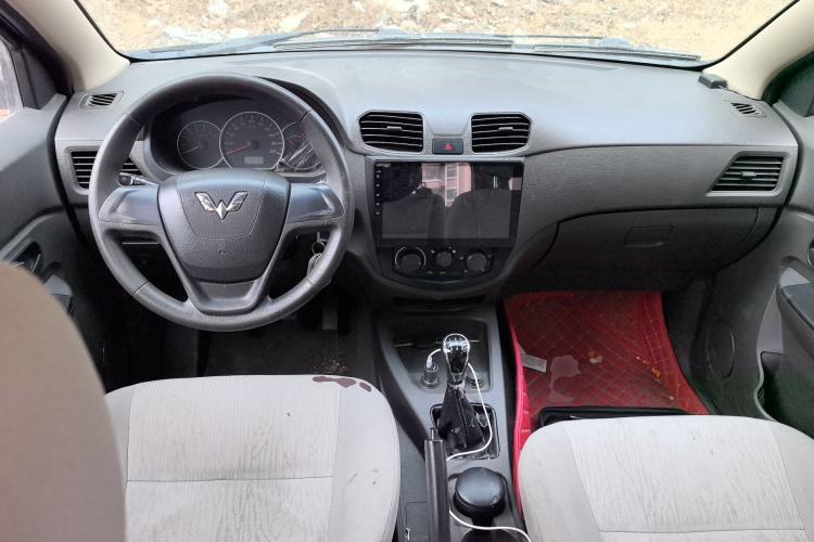 Used Wuling Hongguang 2015 1.5L S Basic Version China V Standard