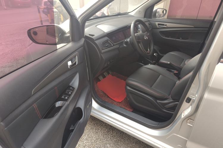 Used CHANGAN KAICHENG Oushang A600 2016 1.5L Manual Luxury 7-Seater Driver Seat