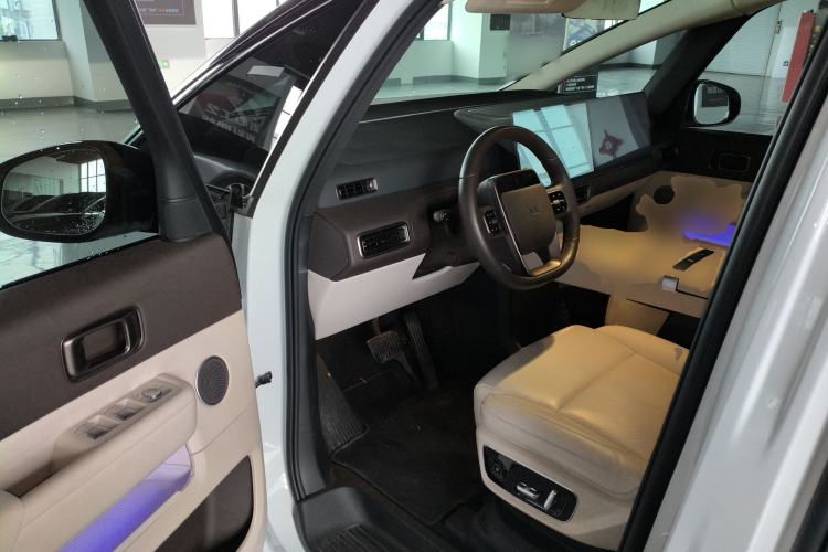 Used Li Auto MEGA 2024 Ultra Model Driver Seat