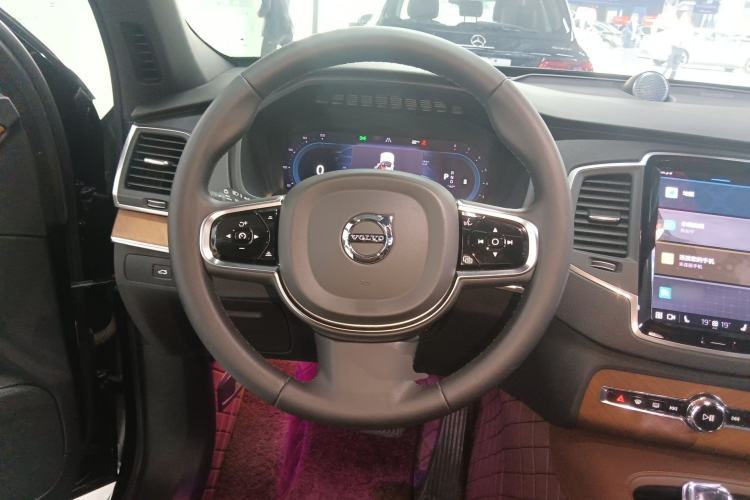 Used Volvo XC90 2024 B5 SmartDrive Luxury Edition 5 Seats