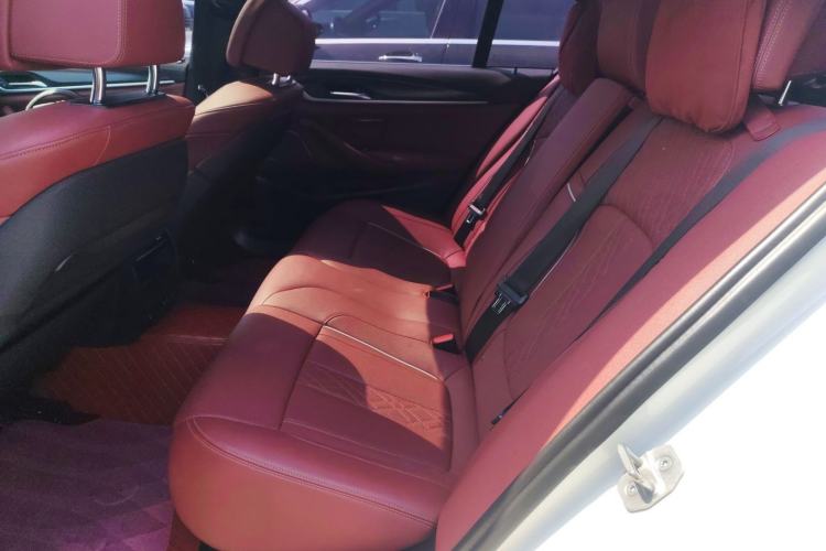 Used BMW 5 Series New Energy 2022 Restyled 535Le Pioneer Edition M Sport Package Left Rear Seat