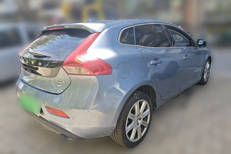 Used Volvo V40 2017 T3 Zhiya Edition Rear Right 45 Deg