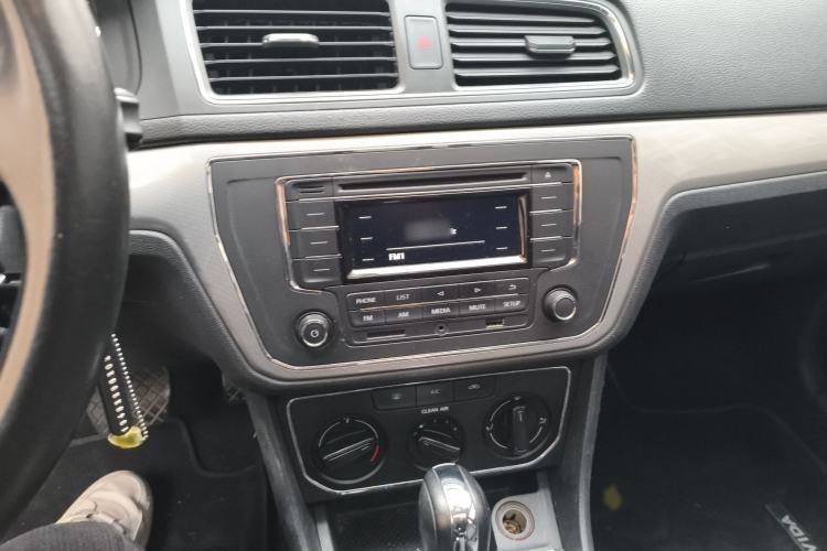 Used Volkswagen Gran Lavida 2015 1.6L Automatic Comfort Edition
