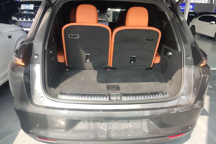 Used Li Auto L8 2025 Ultra Smart Refreshed Edition
