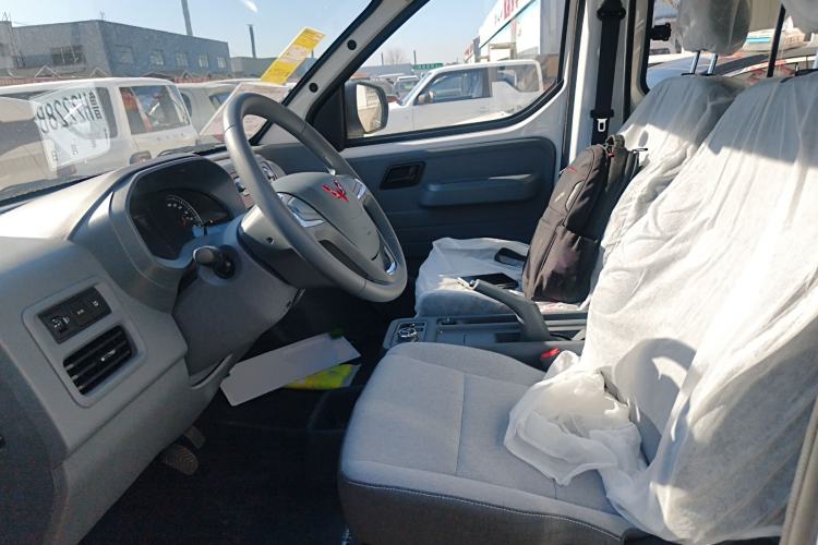 Used Wuling Yangguang 2025 Model 400km Bus Edition—Comfort Edition