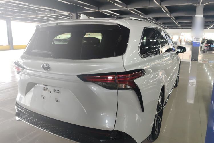 Used Toyota Granvia 2022 2.5L Hybrid Flagship Edition