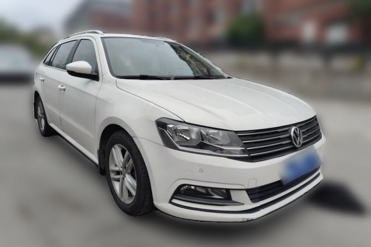 Used Volkswagen Gran Lavida 2015 1.6L Automatic Comfort Edition Front Right 45 Deg