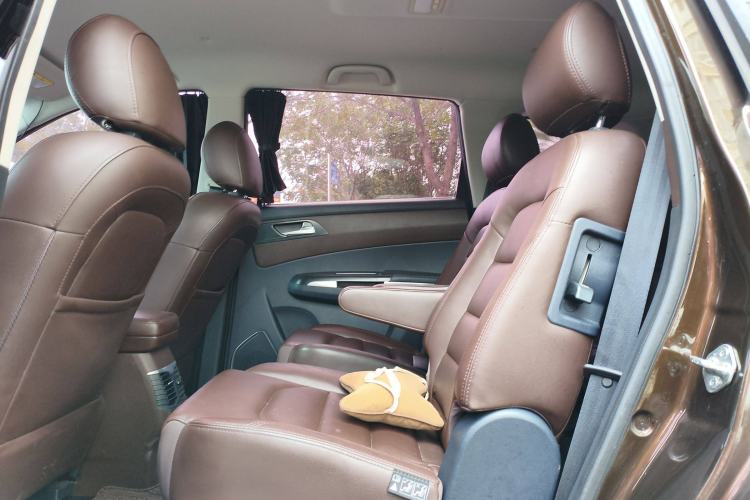 Used Haima V70 2016 2.0L Manual - Enjoyment Version 6 Seats