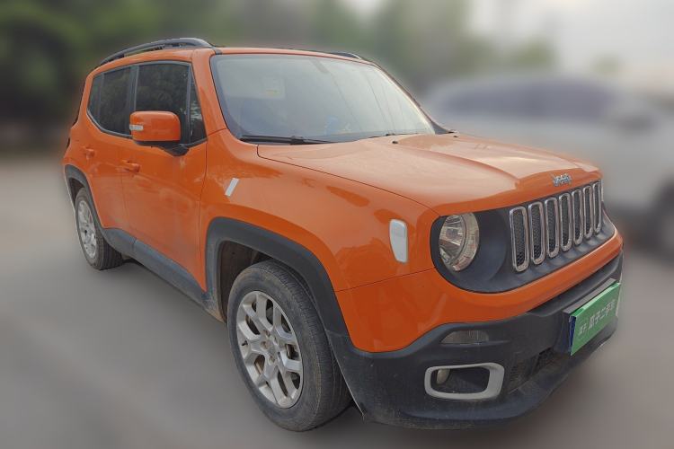 Used Jeep Renegade 2018 Connected Large Screen Version 180T Automatic High-Energy Edition Front Right 45 Deg