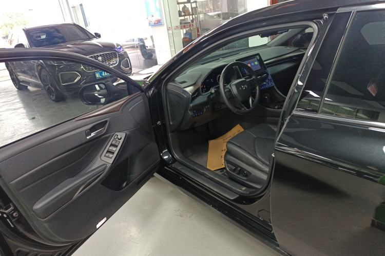 Used Toyota Avalon 2023 2.0L Premium Edition