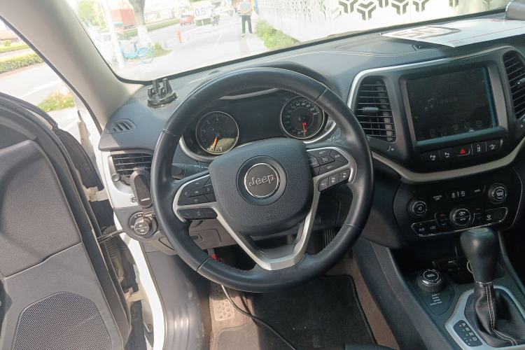 Used Jeep Cherokee 2016 2.4L All-in-One Edition