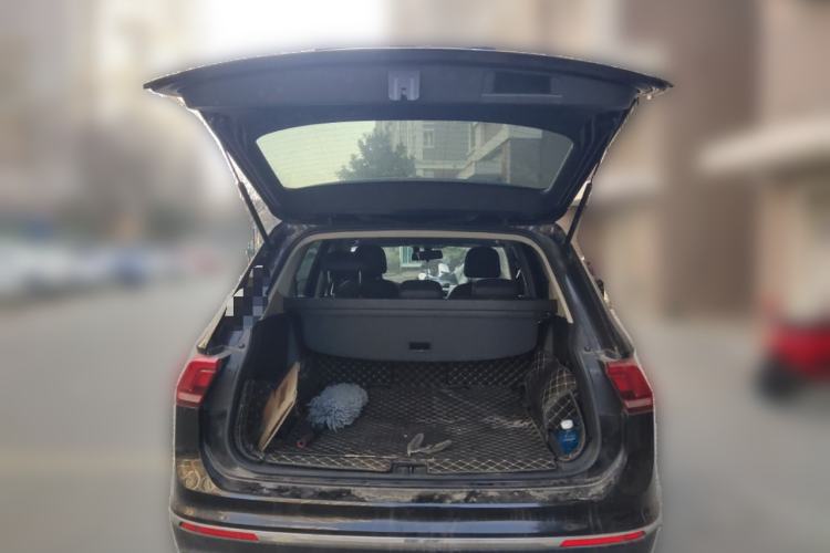 Used Volkswagen Tiguan L 2019 Updated Version 330TSI Automatic Two-Wheel Drive Panoramic Comfort Edition China VI Standard Trunk