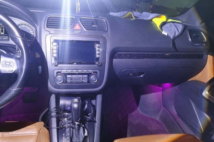 Used Volkswagen Scirocco 2010 2.0 TSI Sport Edition Center Console