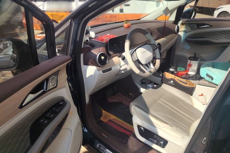 Used FORTHING Yacht 2022 1.5T DCT Chasing-the-Waves Edition Driver Seat