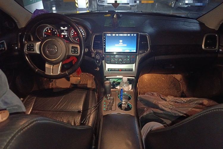 Used Jeep Grand Cherokee 2011 Revised Version 3.6L Comfort Edition
