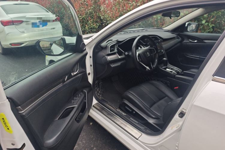 Used Honda Civic 2016 220TURBO CVT Prestige Edition
