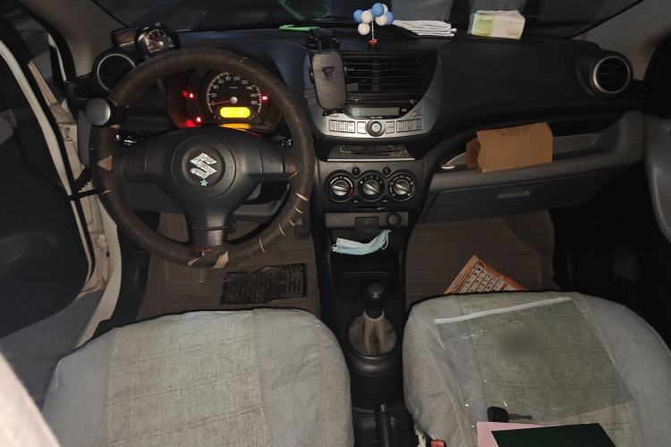 Used Suzuki Alto 2013 1.0L Manual Luxury Model Center Console
