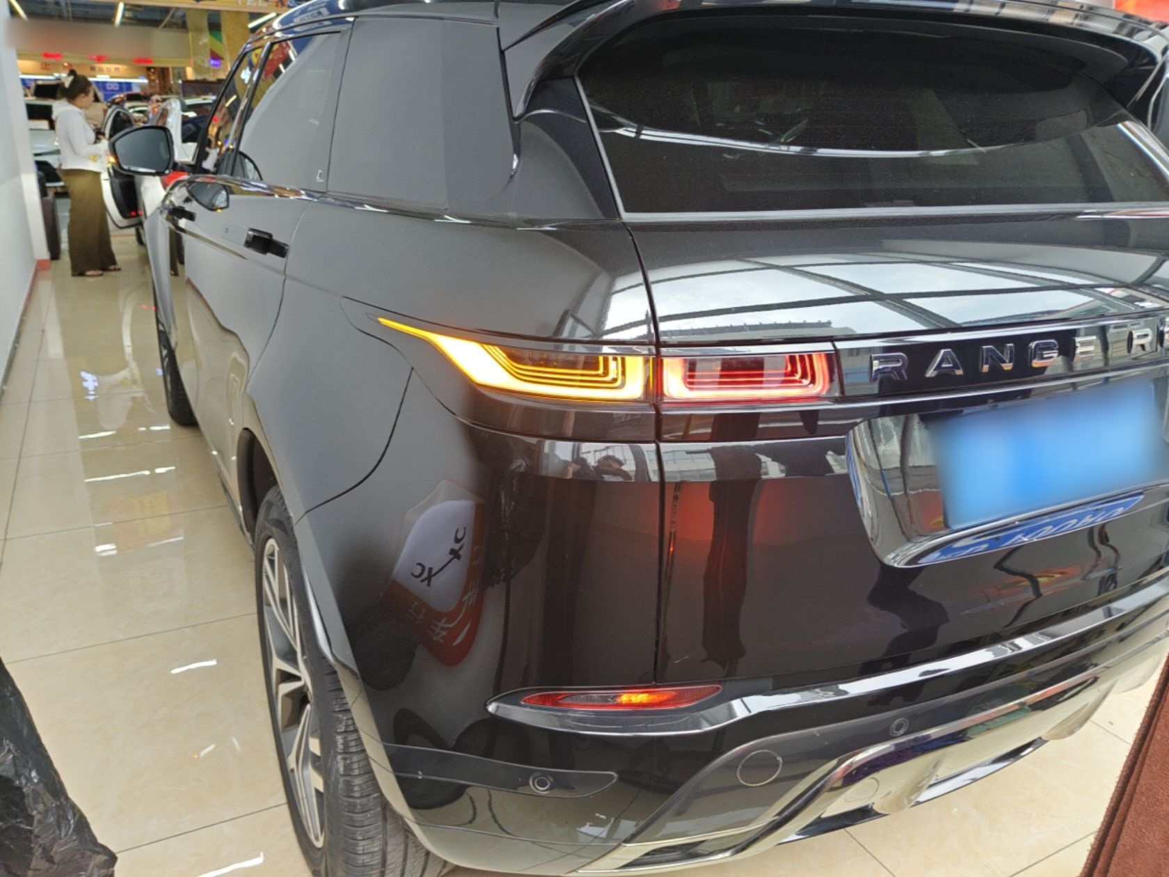 Land Rover Range Rover Evoque 2022 — фото 4