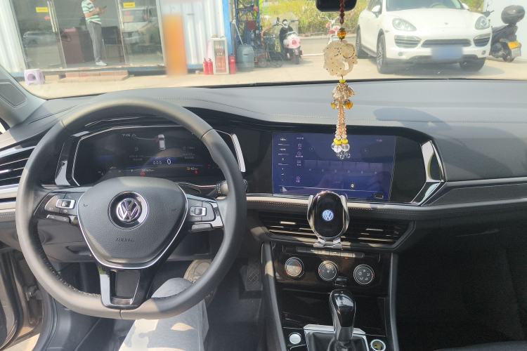 Used Volkswagen Sagitar 2021 280TSI DSG Excellence Edition Center Console